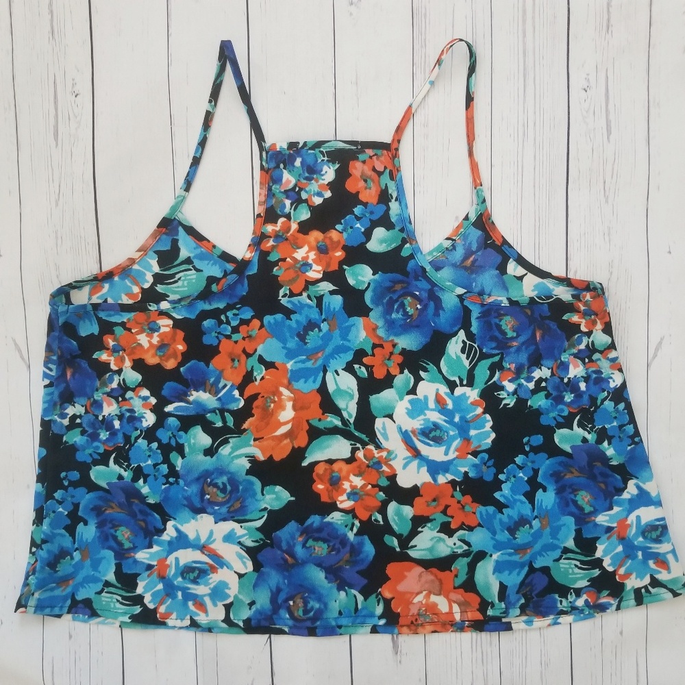 🌹 Ambiance Apparel (M) Floral Flare Crop Top - Picture 3 of 5